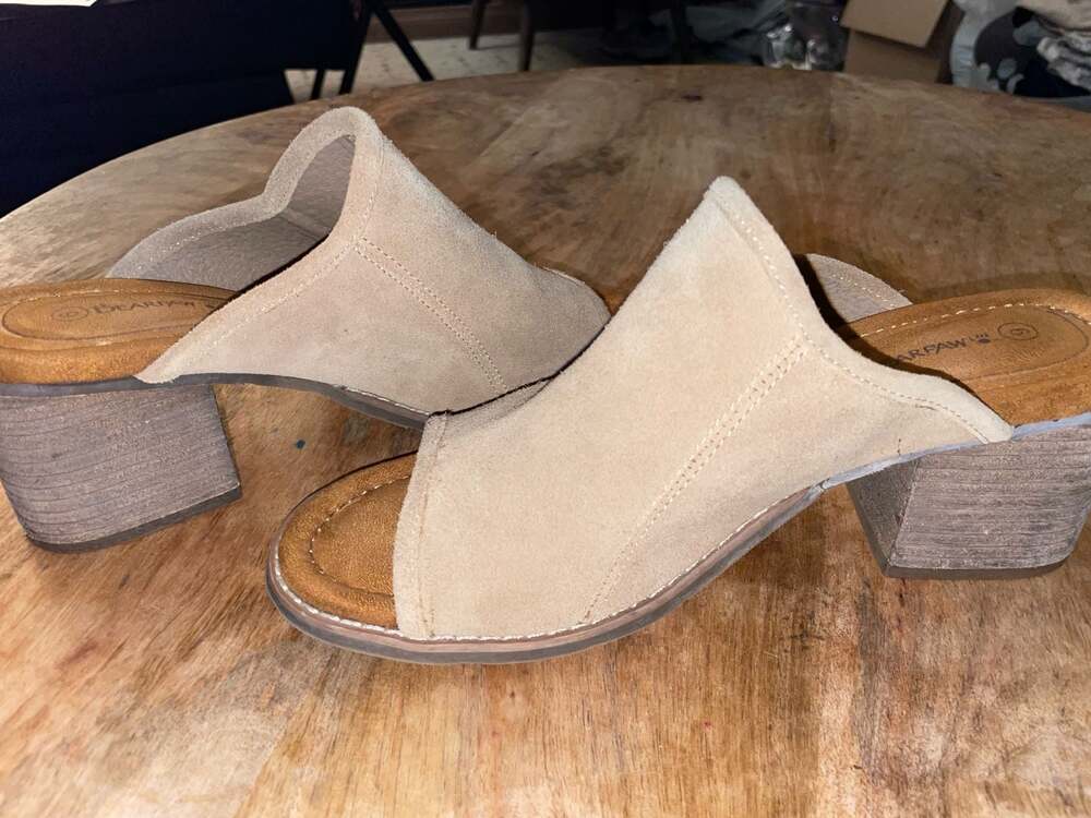 Bearpaw Edina Women's Suede Open Toe Block Heel Mule Sandals